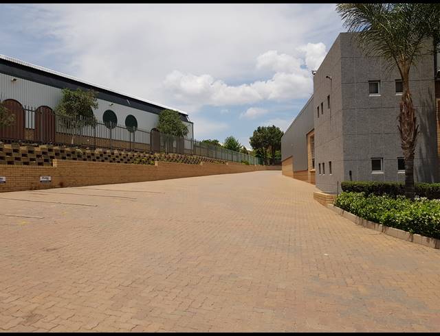 2,446M² WAREHOUSE TO LET IN RANDJESPARK